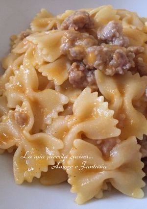Foto di Farfalle con zucca e salsiccia