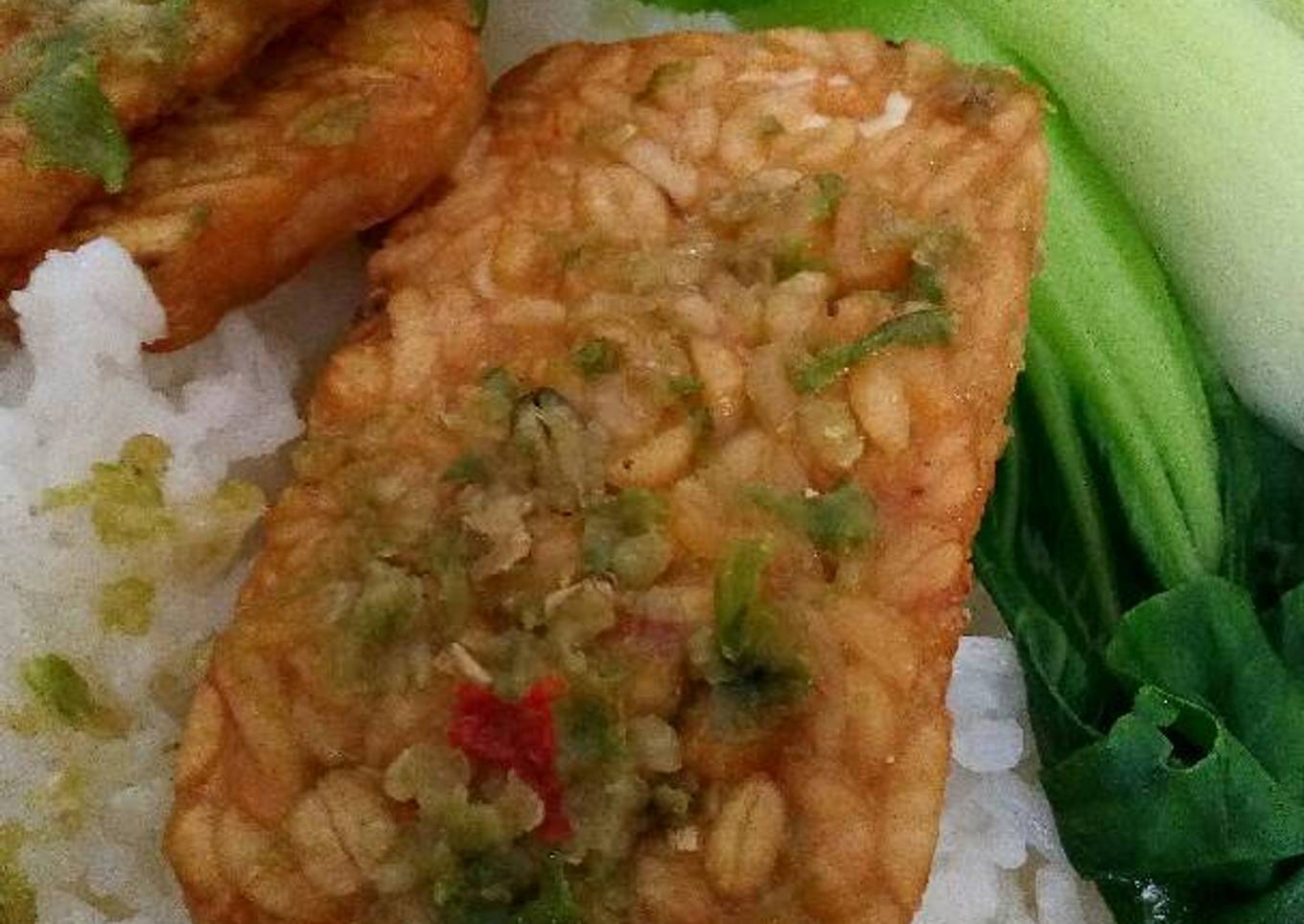 Tempe penyet pedas
