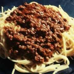 Una foto de Fideos con salsa bolognesa