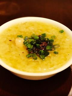 A picture of Chicken Arroz Caldo.