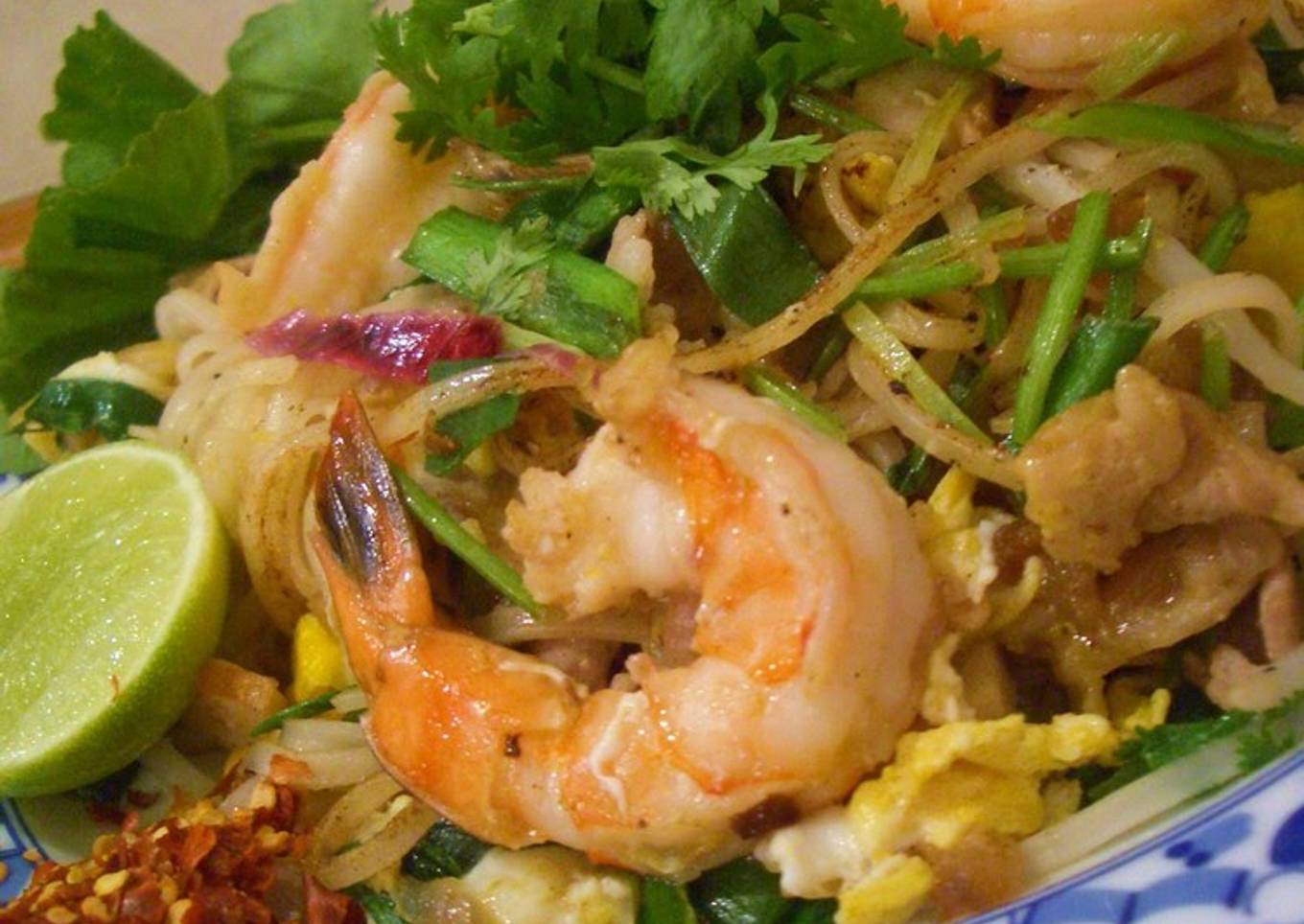 How to Prepare Any-night-of-the-week Pad Thai: Thai-style Stir fried
Noodles