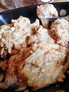 A picture of low calorie cauliflower mac and cheese.