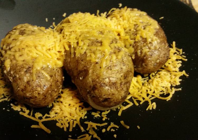 Simple Way to Prepare Homemade Cheesy Hasselback Potatoes