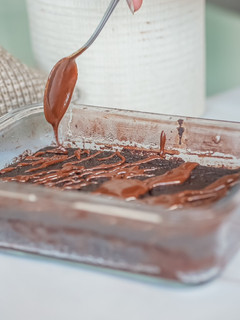 Una foto de Brownie con manzana sin harinas