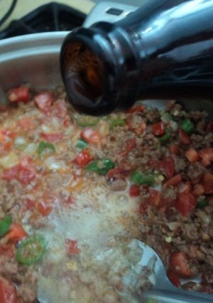 Una foto de Picadillo a la mexicana con cerveza el Geras recetas de la Abuela