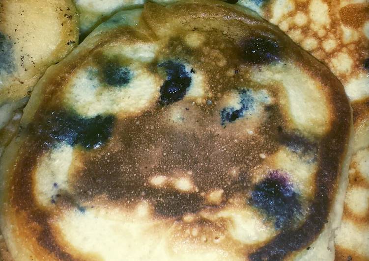Fluffy homemade Bluberry pancakes
