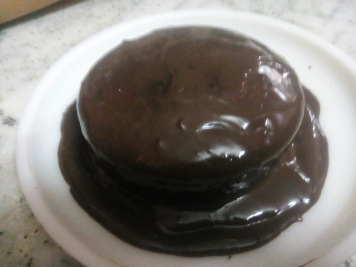 Easy Steps Prepare Recipes Chocolate cake with chocolate sauce the Delicious Perfect.