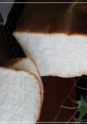 A picture of Pullman Loaf with Crispy Crust.