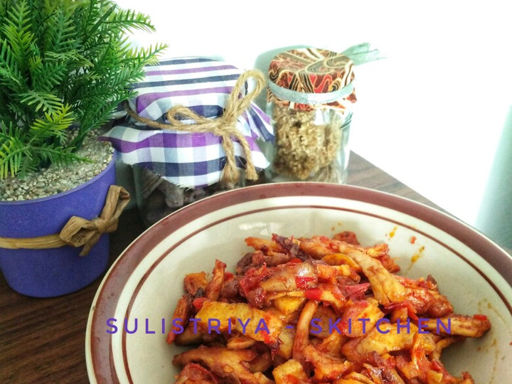 Langkah Mudah untuk Membuat Suwir ayam &amp;amp; fishcake pedas manis, Enak