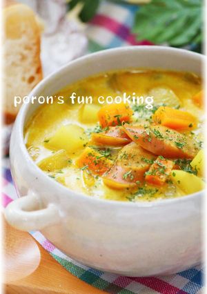 A picture of Milk and Curry Soup.