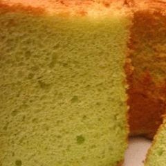 A picture of Singaporean Pandan Cake.
