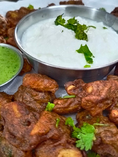 कुट्टू के पकौड़े (Kuttu ke Pakode Recipe in Hindi) रेसिपी मुख्य फोटो
