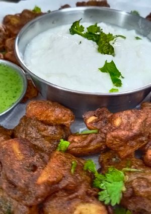 कुट्टू के पकौड़े (Kuttu ke Pakode Recipe in Hindi) रेसिपी मुख्य फोटो