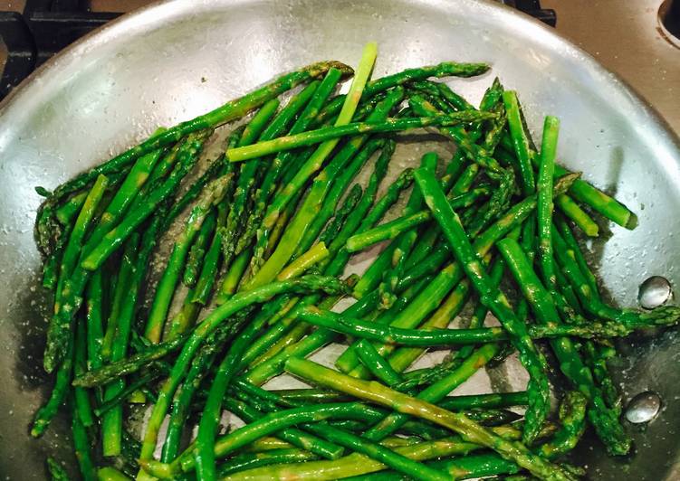 Steps to Prepare Super Quick Homemade Sautéed Asparagus In Ghee