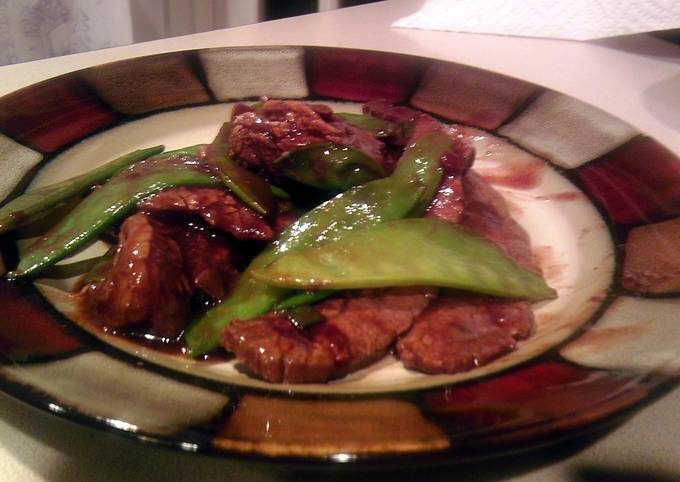 Stir fry beef with snow peas