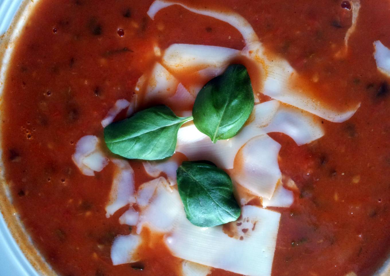 Fresh tomato soup