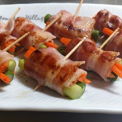 A picture of Bacon-wrapped Asparagus.