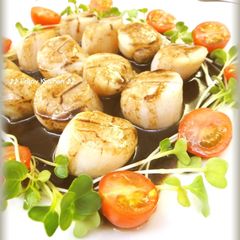A picture of Scallops with Balsamic Vinegar and Butter Sauce.