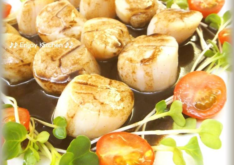 Recipe of Quick Scallops with Balsamic Vinegar and Butter Sauce