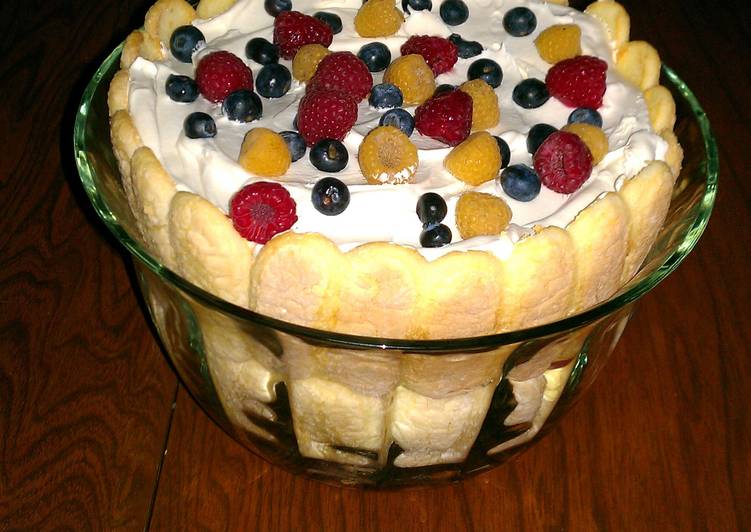 Step-by-Step Guide to Prepare Speedy Mel&#39;s Famous Lemon Berry Trifle