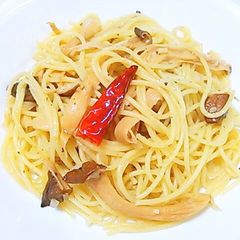 Oil Spaghetti with Dried King Oyster Mushrooms A picture of Oil Spaghetti with Dried King Oyster Mushrooms.