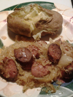 A picture of Kielbasa and Kraut.