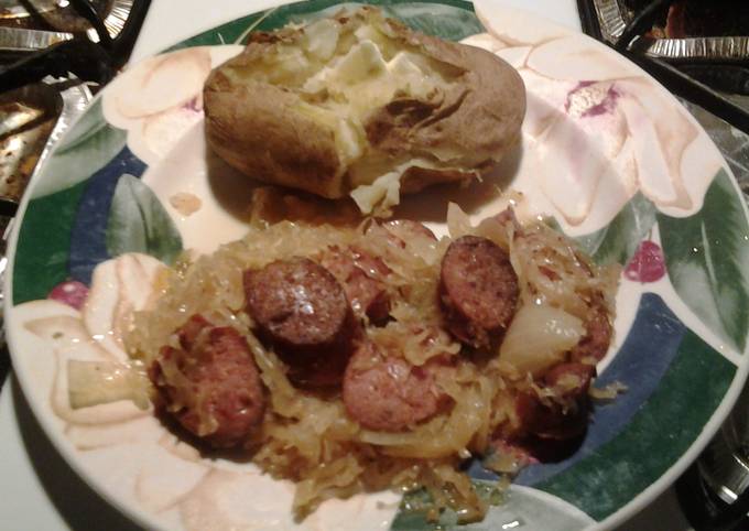 Simple Way to Prepare Speedy Kielbasa and Kraut