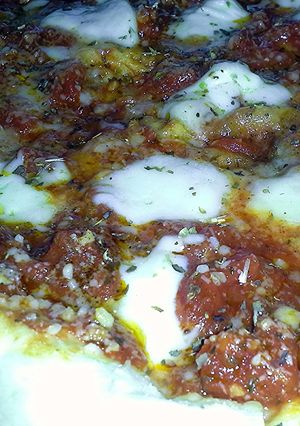 A picture of Fried Pizza Margherita.