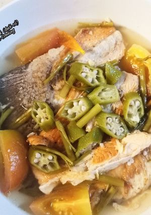 Hình của món Canh Đuôi Cá Hồi Rau Muống/ Salmon fishtail soup w kangkung.