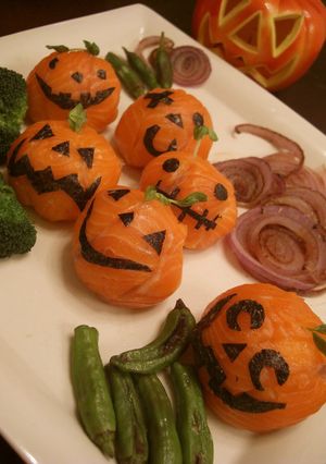 A picture of Halloween-Themed Temari Sushi.