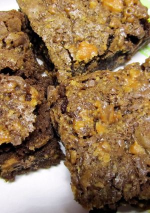A picture of Butterfinger Brownies.