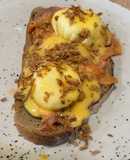 Ovos benedict com salmão fumado