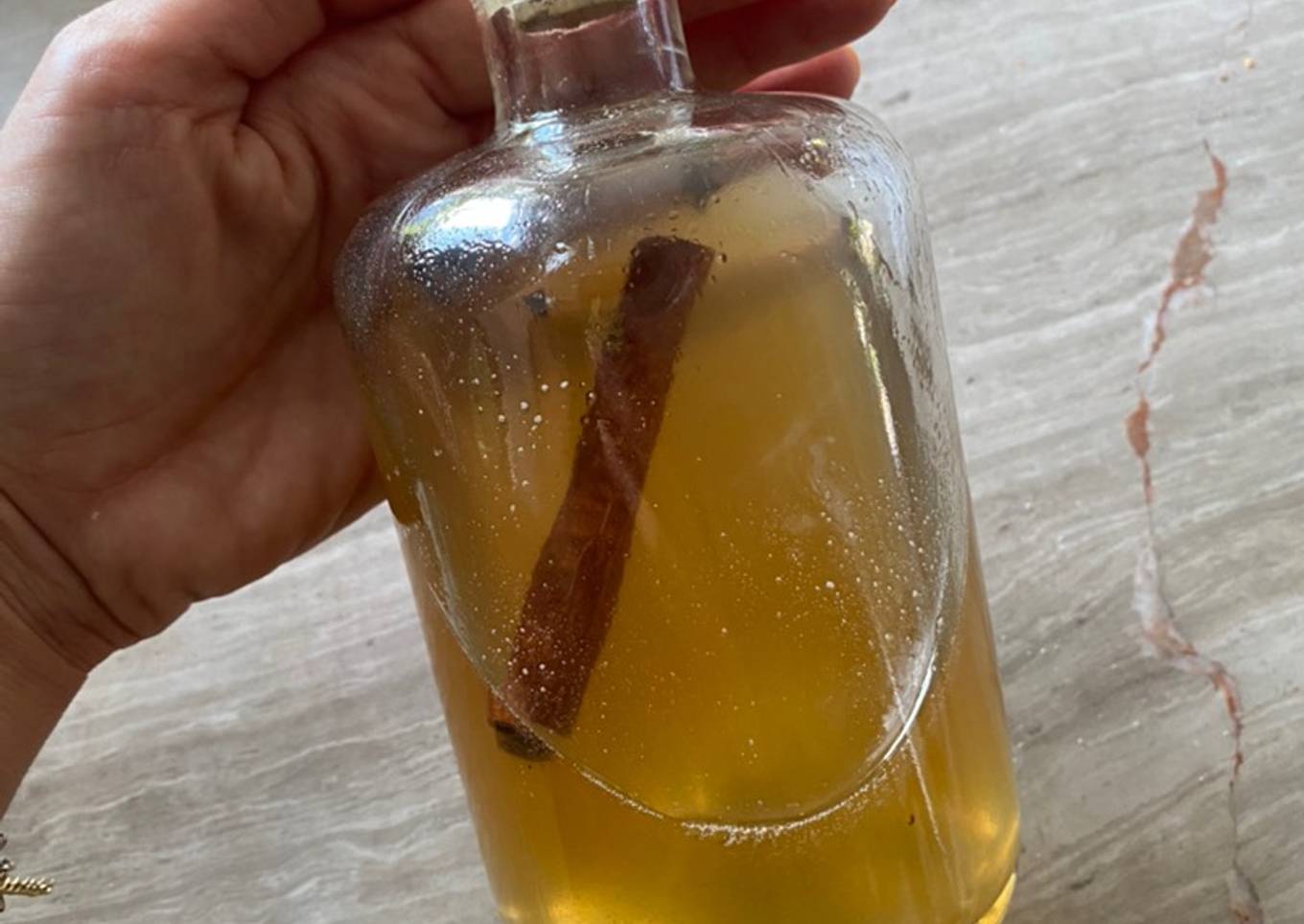 Rakomelo | raki with honey | Greek traditional drink