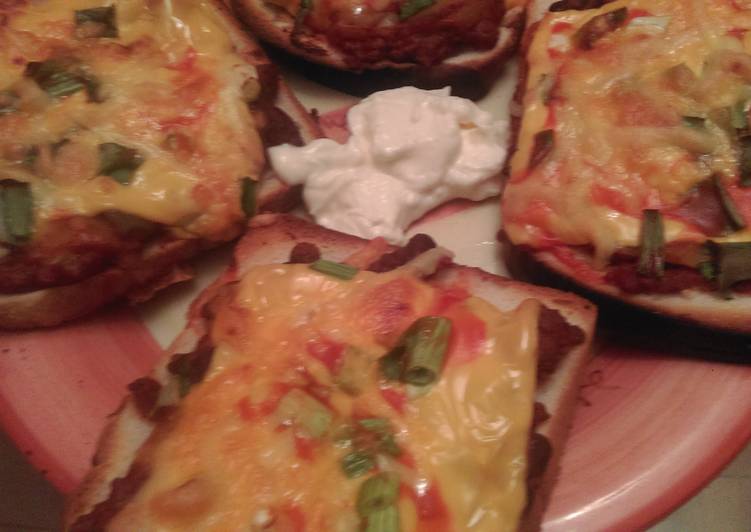 Mandys Chilli Pizza Breads