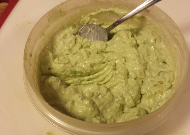 How to Prepare Quick Avocado Mayonnaise