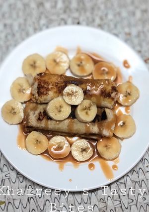A picture of Banana and caramel bread rolls.
