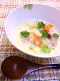 A chowder full of vegetables with bacon and welsh onions