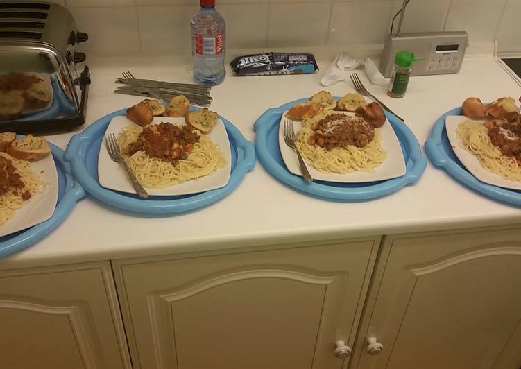 Recipe of Super Quick Homemade Spaghetti Bolognese