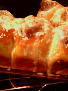 A picture of sunshines apricot cinnamon buns bread.