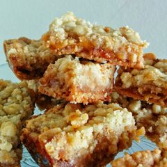 A picture of Caramel Pretzel Bars.