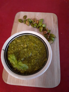 Foto di Pesto di pistacchi e basilico