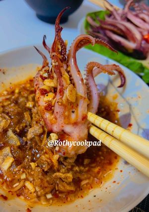 Hình của món Râu mực chấm sốt cay 🌶.