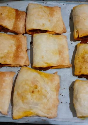 A picture of Veg Puffs.