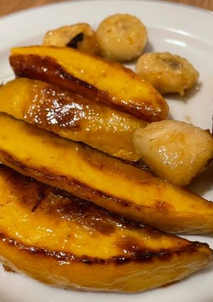 Une photo de Mangue et banane rôties