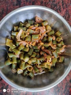 பீன்ஸ் பொரியல் (Beans poriyal recipe in tamil) செய்முறை முக்கிய புகைப்படம்