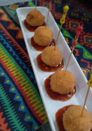 A picture of Chicken cheese balls.