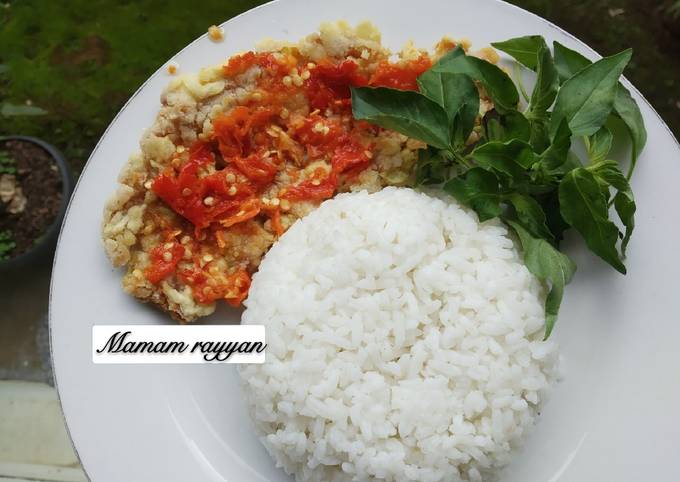 Resep Telur crispy geprek sambel setan by.mamam rayyan yang Enak