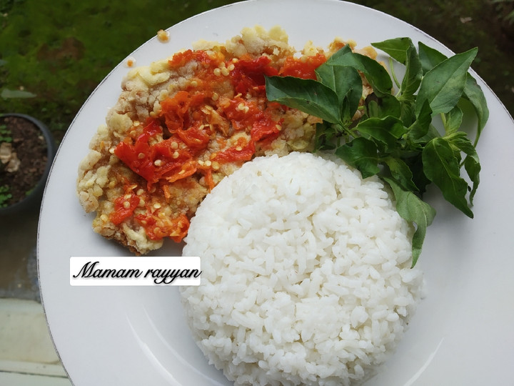 Resep Telur crispy geprek sambel setan by.mamam rayyan yang Enak