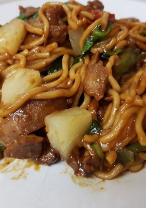 A picture of My Tasty Pork Stir Fry Noodles & Pineapple. 😀.