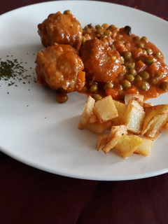 Una foto de Albóndigas caseras en salsa